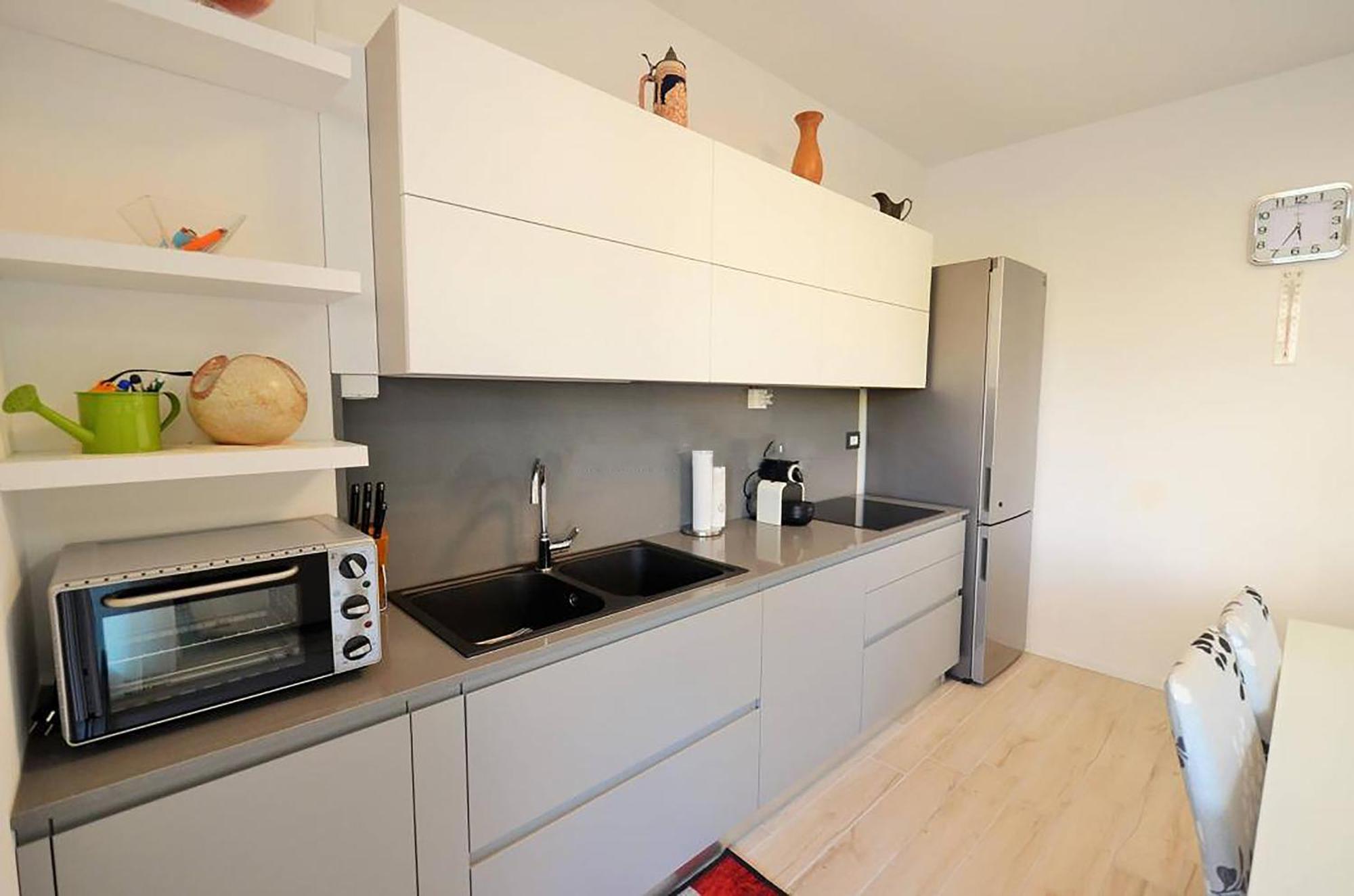 Gigi House Piazza Mazzini 150m Dal Mare Con Piscina E Appartamento